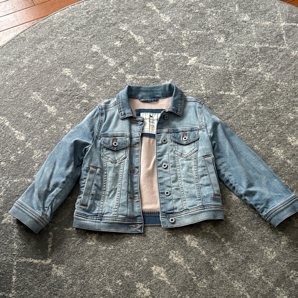 Abercrombie jean jacket with pink fleece lining size 5/6